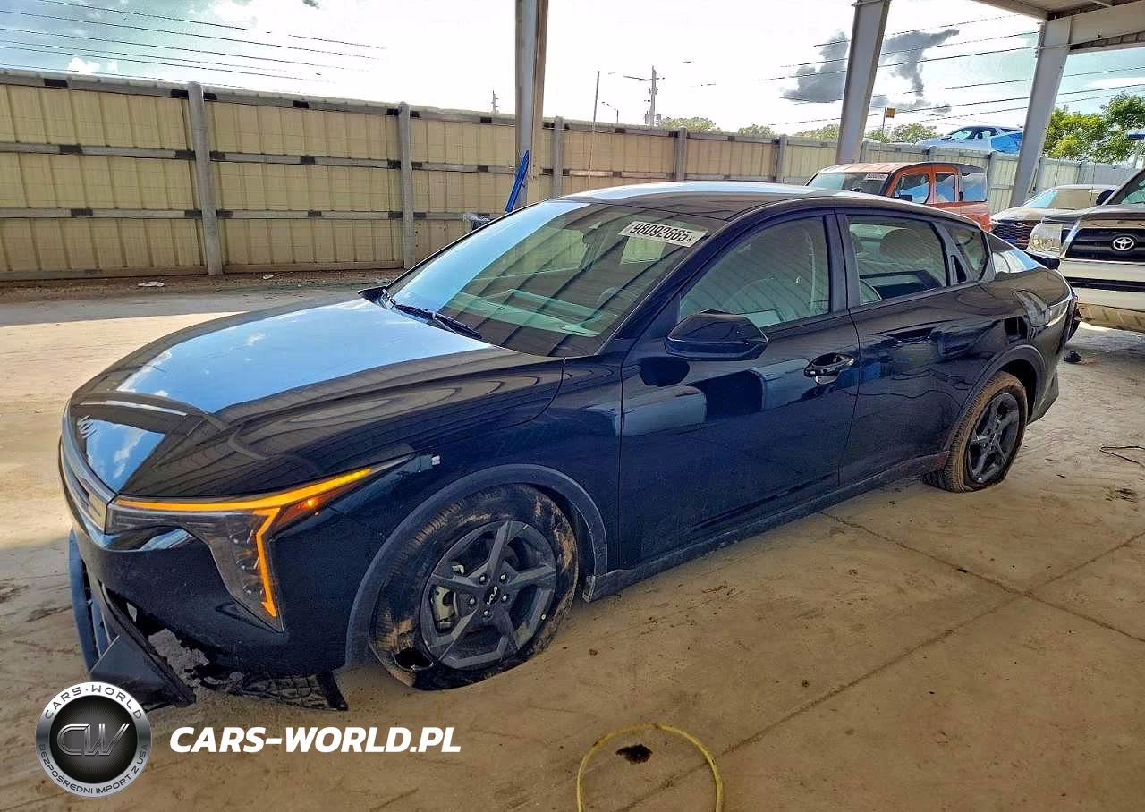 2025 Kia K4 Lxs