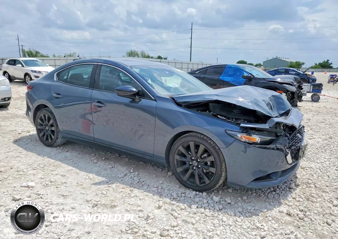 2022 Mazda 3 Preferred VIN:3MZBPACLXNM305202 - 4