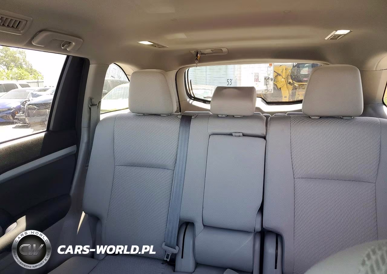 2017 Toyota Highlander Le VIN:5TDZARFH8HS031821 - 10