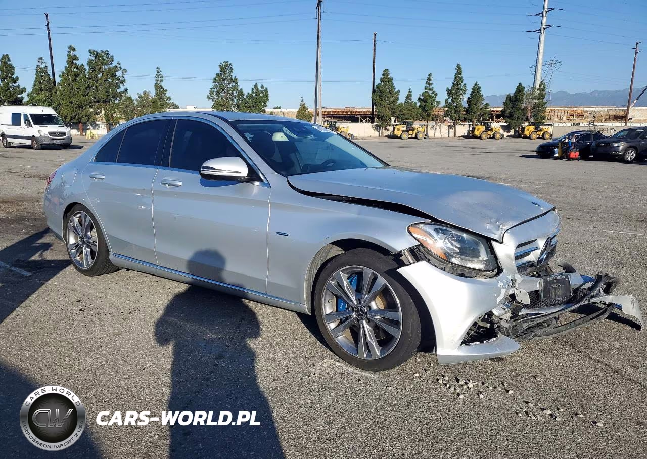 2017 Mercedes-Benz C 350E VIN:55SWF4HB4HU231372 - 4