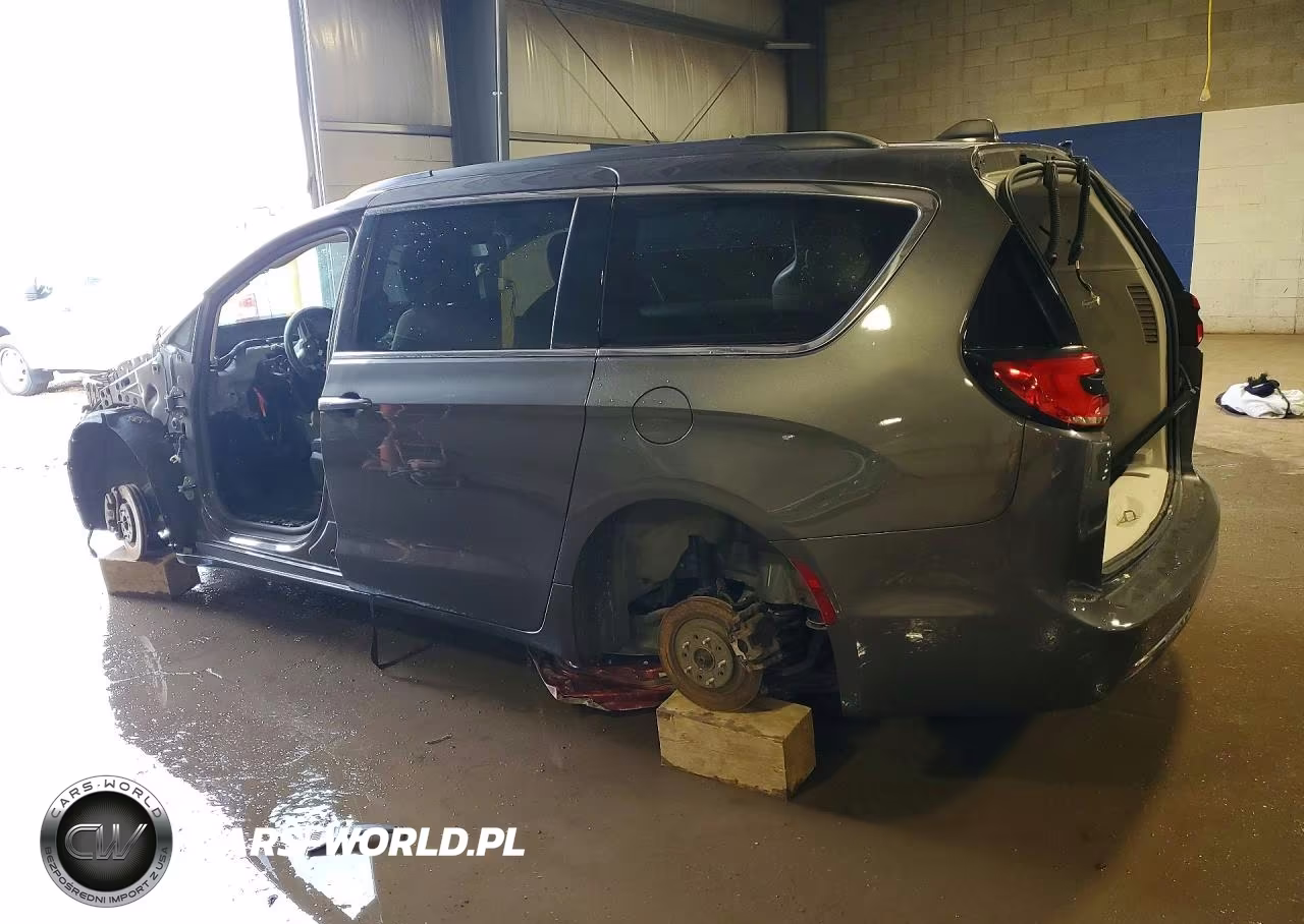 2022 Chrysler Pacifica Touring L VIN:2C4RC3BG0NR100249 - 2