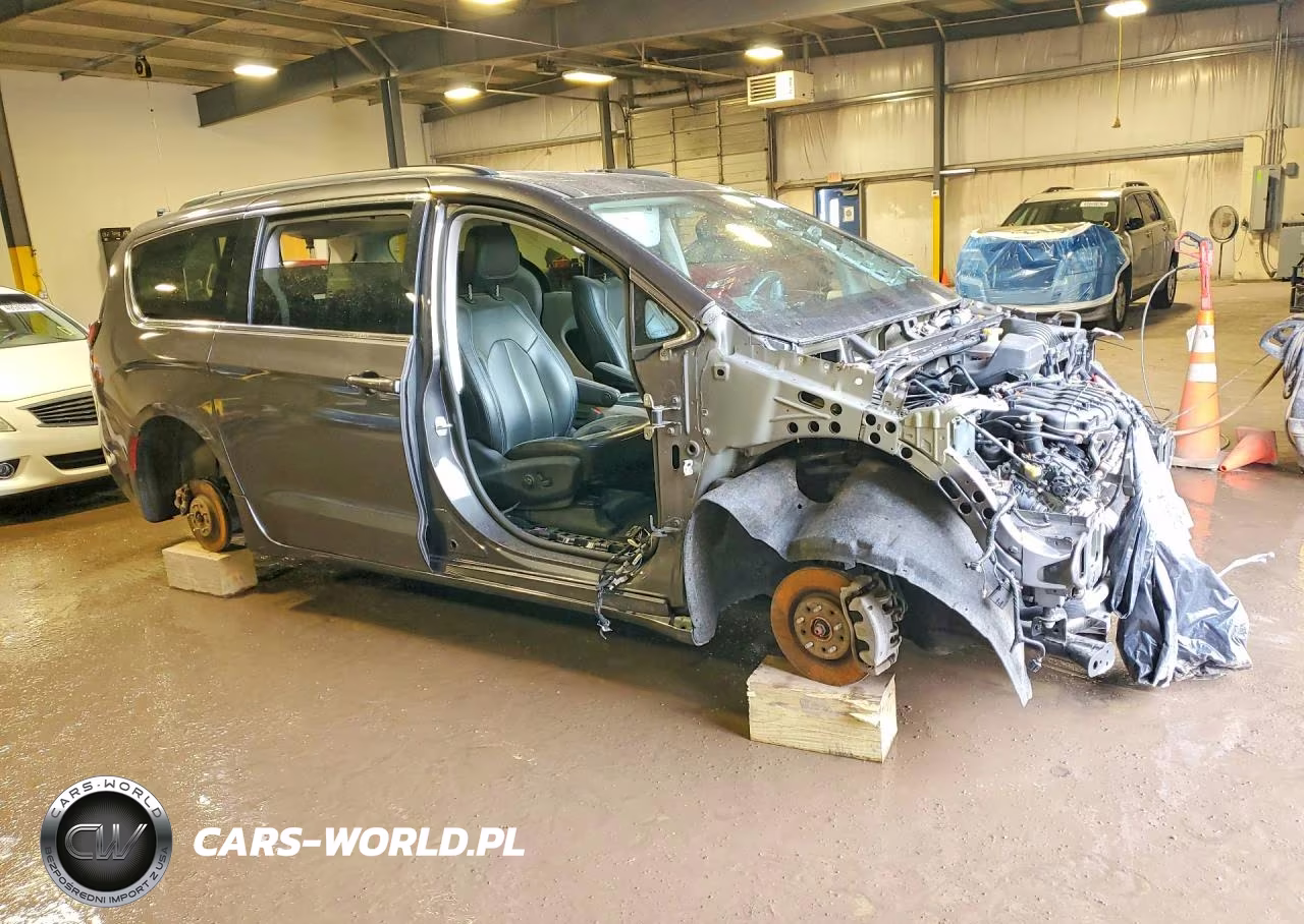 2022 Chrysler Pacifica Touring L VIN:2C4RC3BG0NR100249 - 4