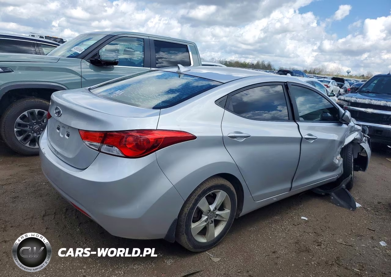2013 Hyundai Elantra Gls VIN:KMHDH4AE8DU639085 - 3