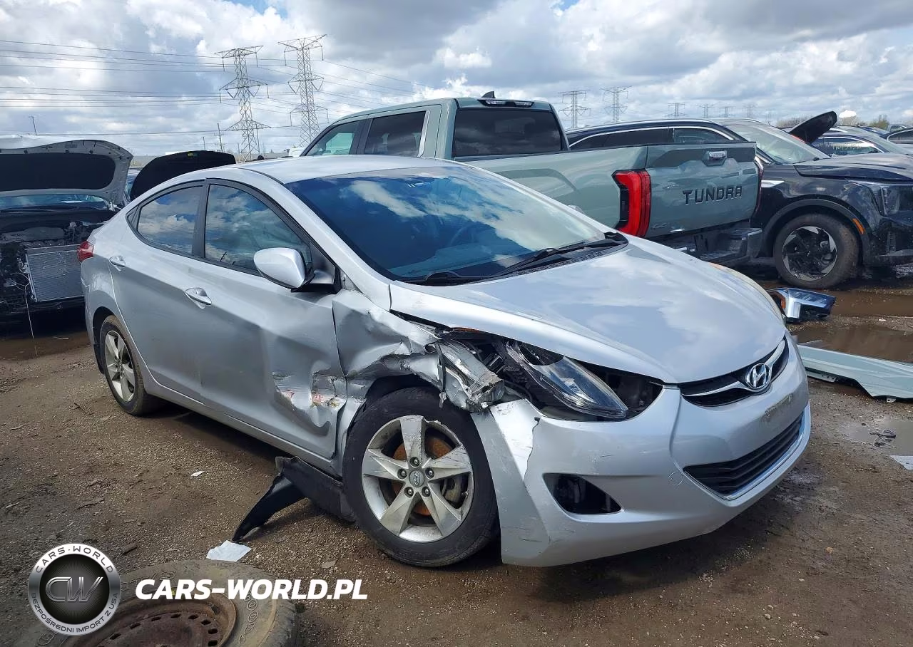 2013 Hyundai Elantra Gls VIN:KMHDH4AE8DU639085 - 4