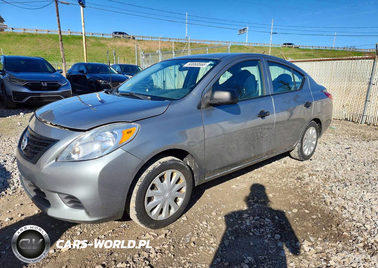 2013 Nissan Versa 1.6 S