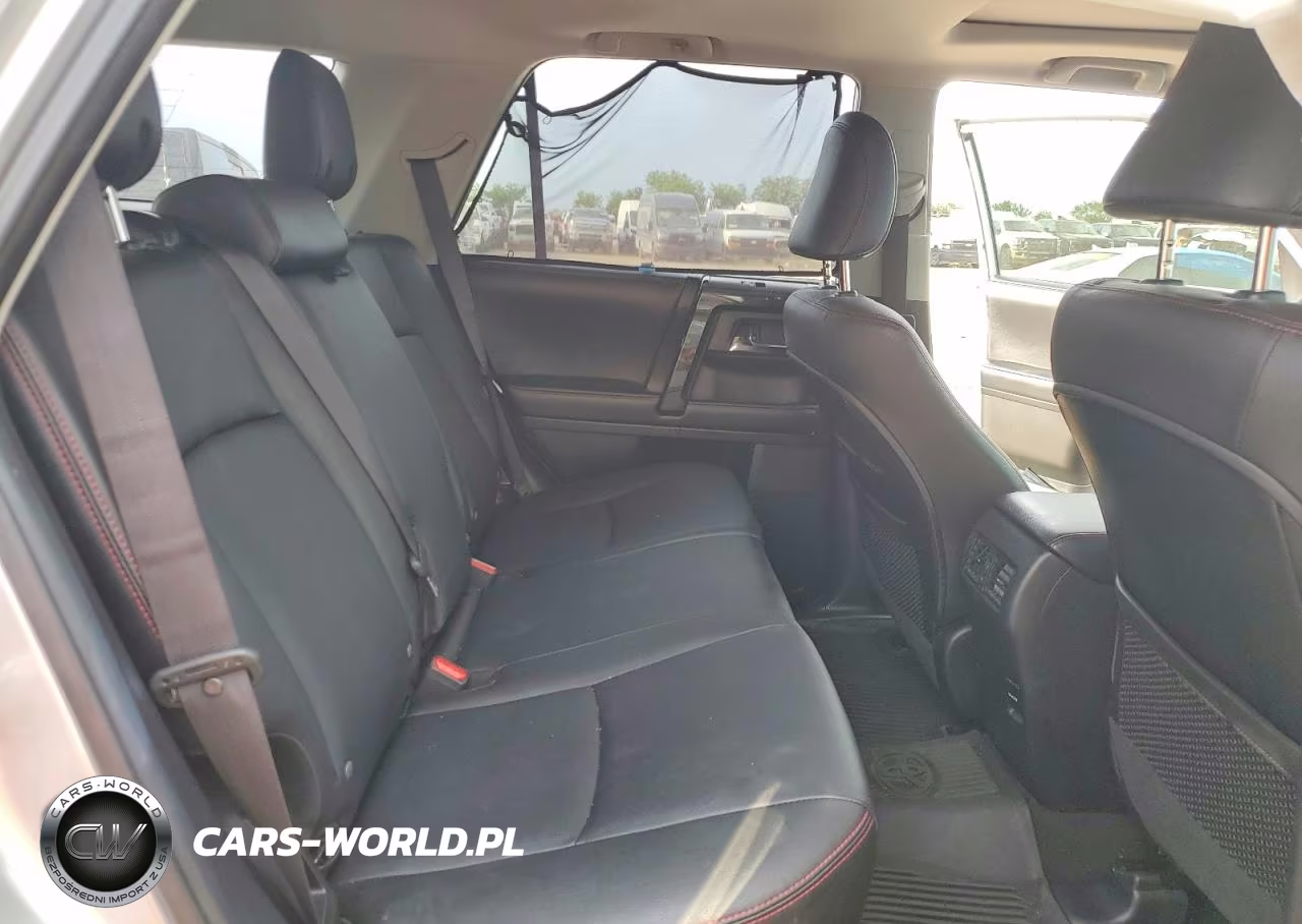 2018 Toyota 4Runner Trd Off-Road Premium VIN:JTEBU5JR0J5548085 - 10