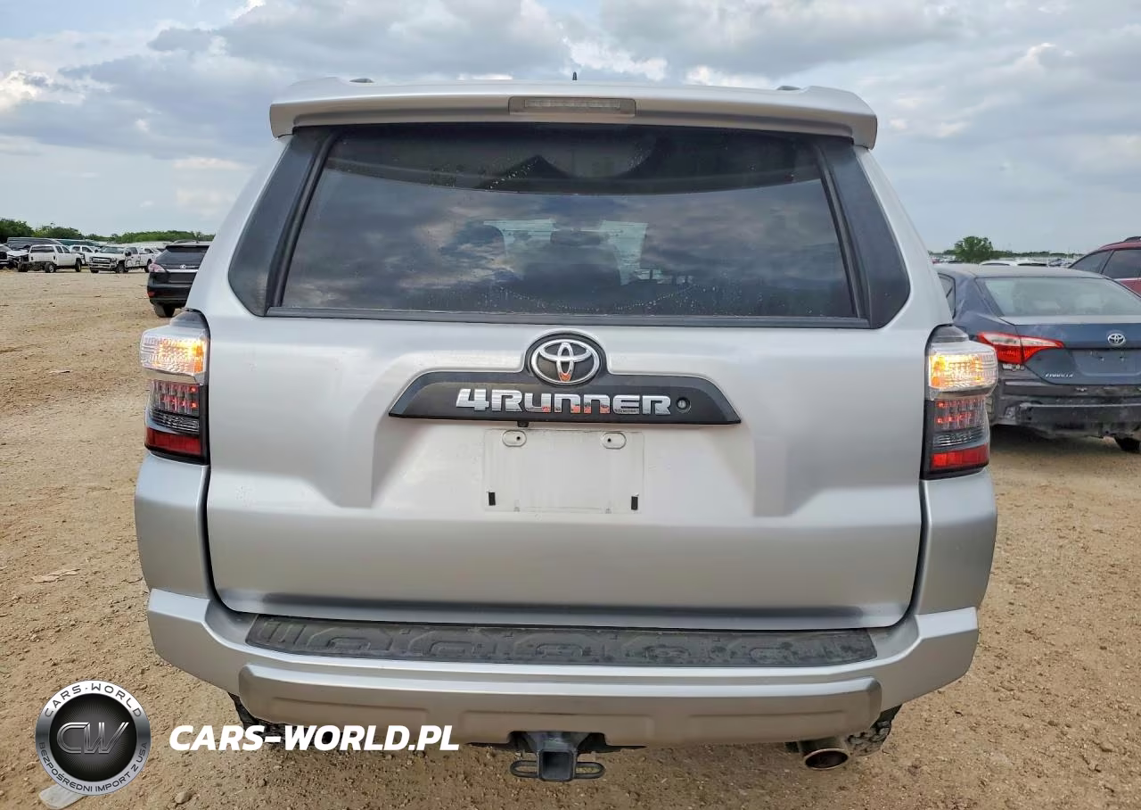 2018 Toyota 4Runner Trd Off-Road Premium VIN:JTEBU5JR0J5548085 - 6