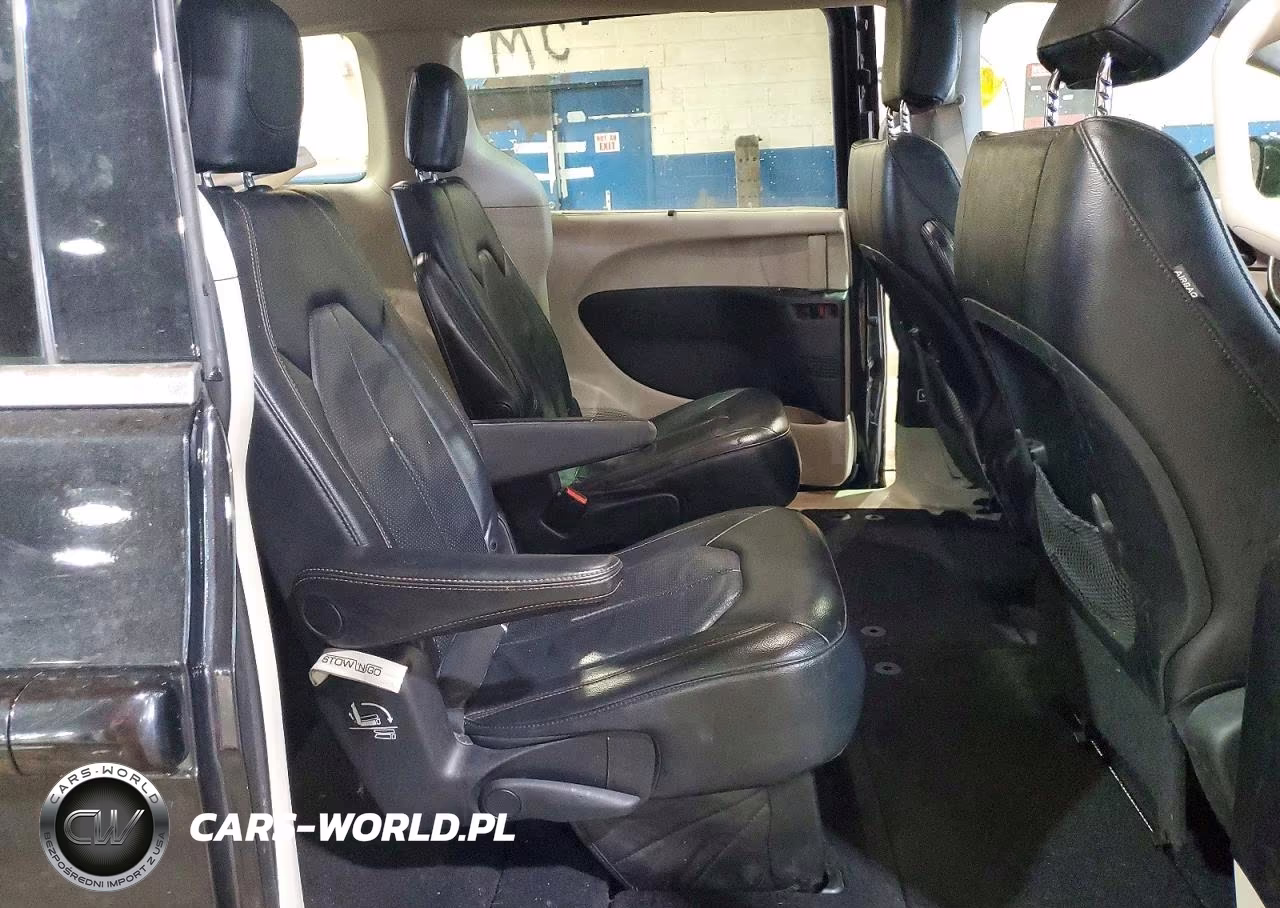 2019 Chrysler Pacifica Touring L VIN:2C4RC1BG9KR704737 - 11