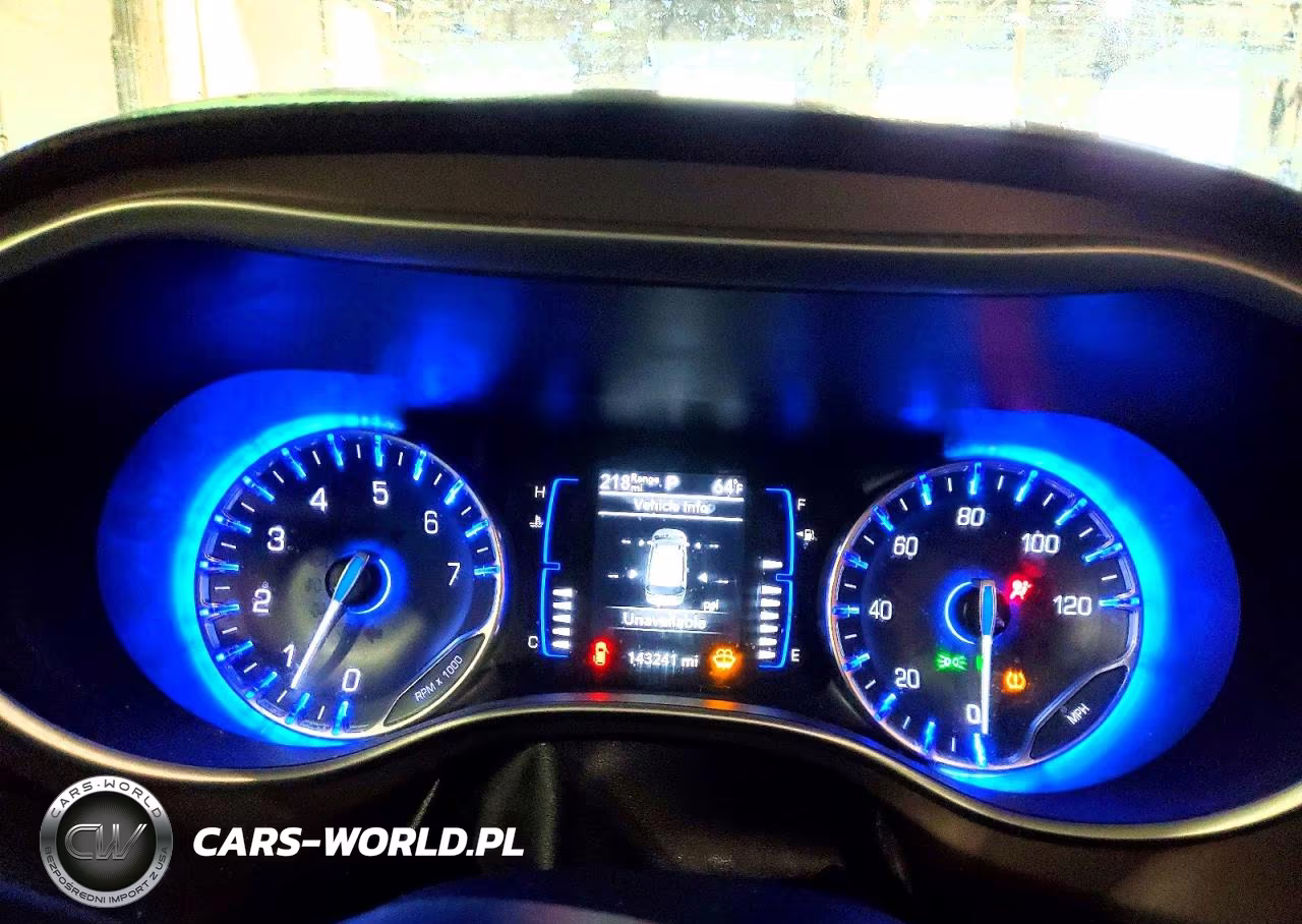 2019 Chrysler Pacifica Touring L VIN:2C4RC1BG9KR704737 - 9