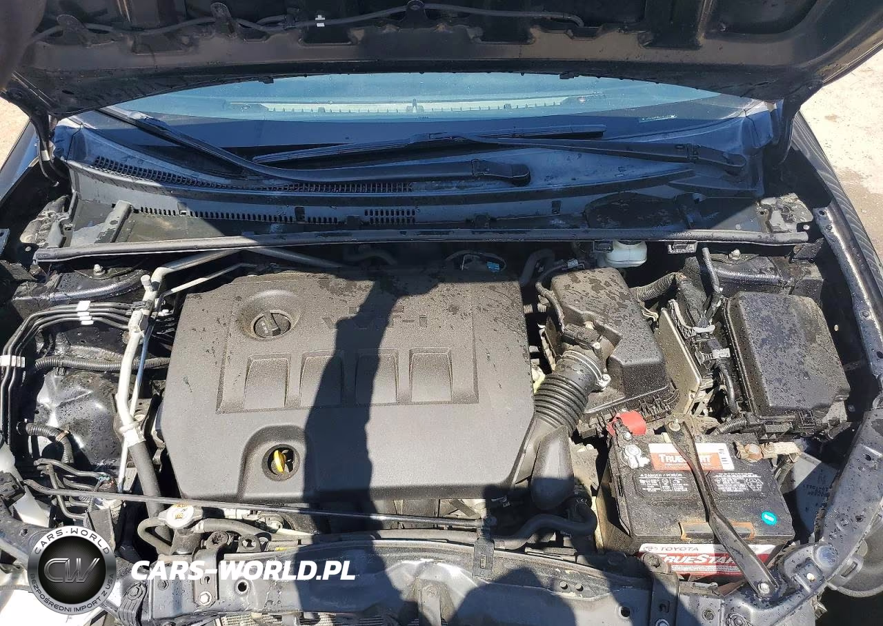 2018 Toyota Corolla Le VIN:5YFBURHE4JP770842 - 11