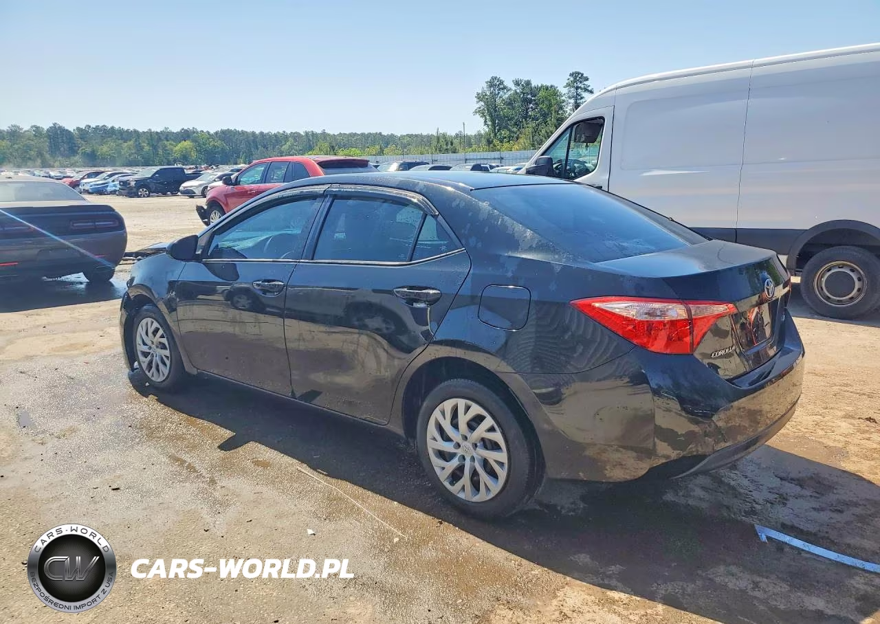 2018 Toyota Corolla Le VIN:5YFBURHE4JP770842 - 2