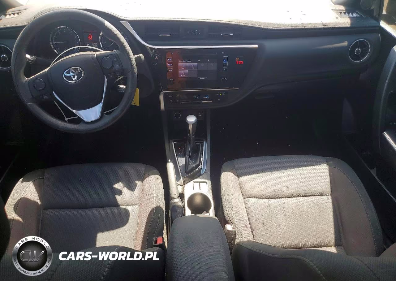 2018 Toyota Corolla Le VIN:5YFBURHE4JP770842 - 8
