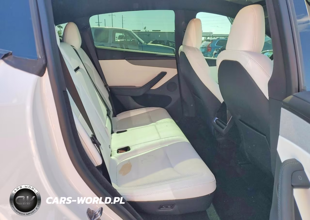 2026 Tesla Model Y VIN:7SAYGDEE6TA635871 - 10