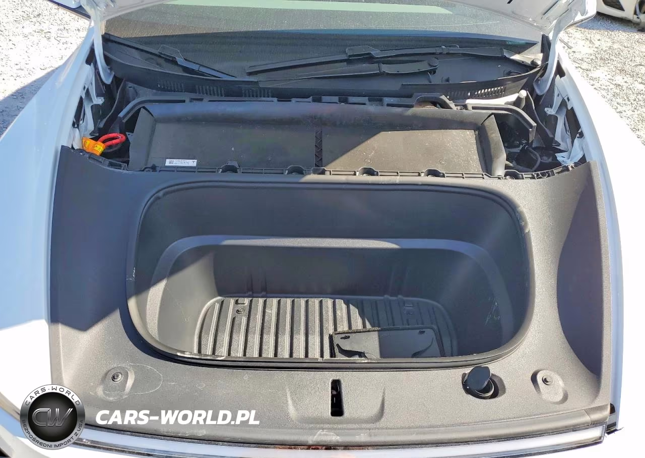 2026 Tesla Model Y VIN:7SAYGDEE6TA635871 - 11