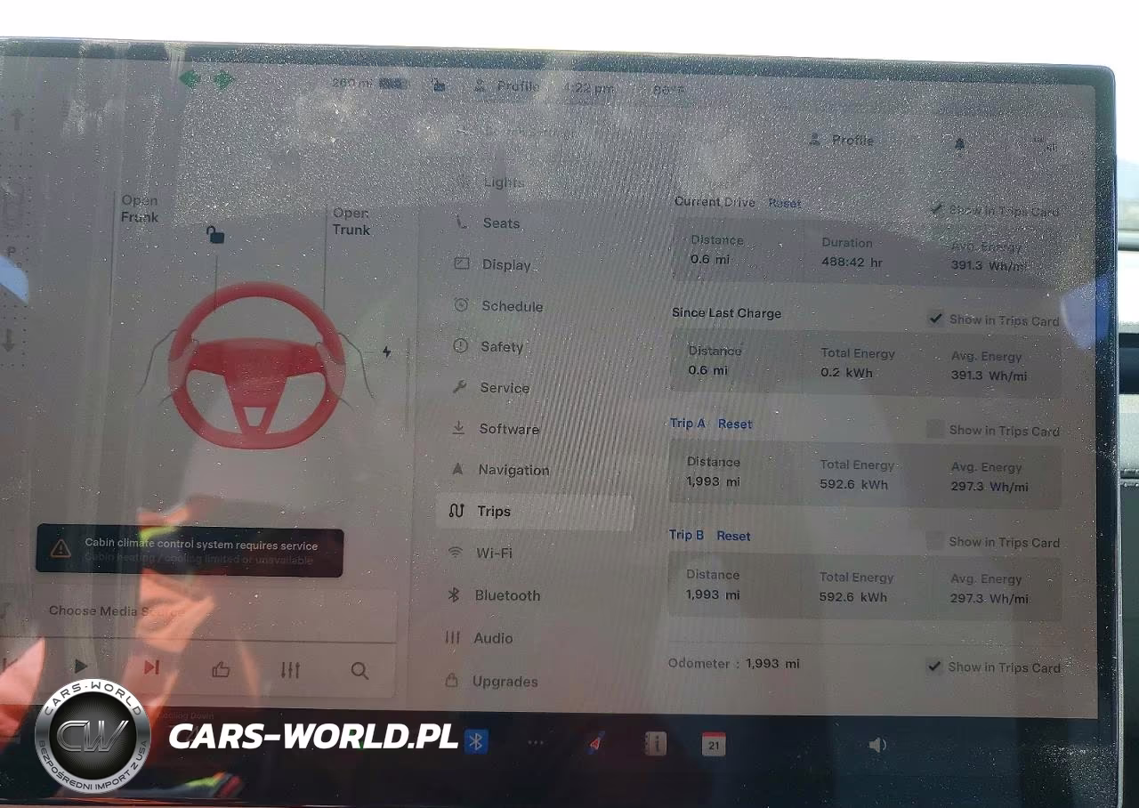 2026 Tesla Model Y VIN:7SAYGDEE6TA635871 - 9