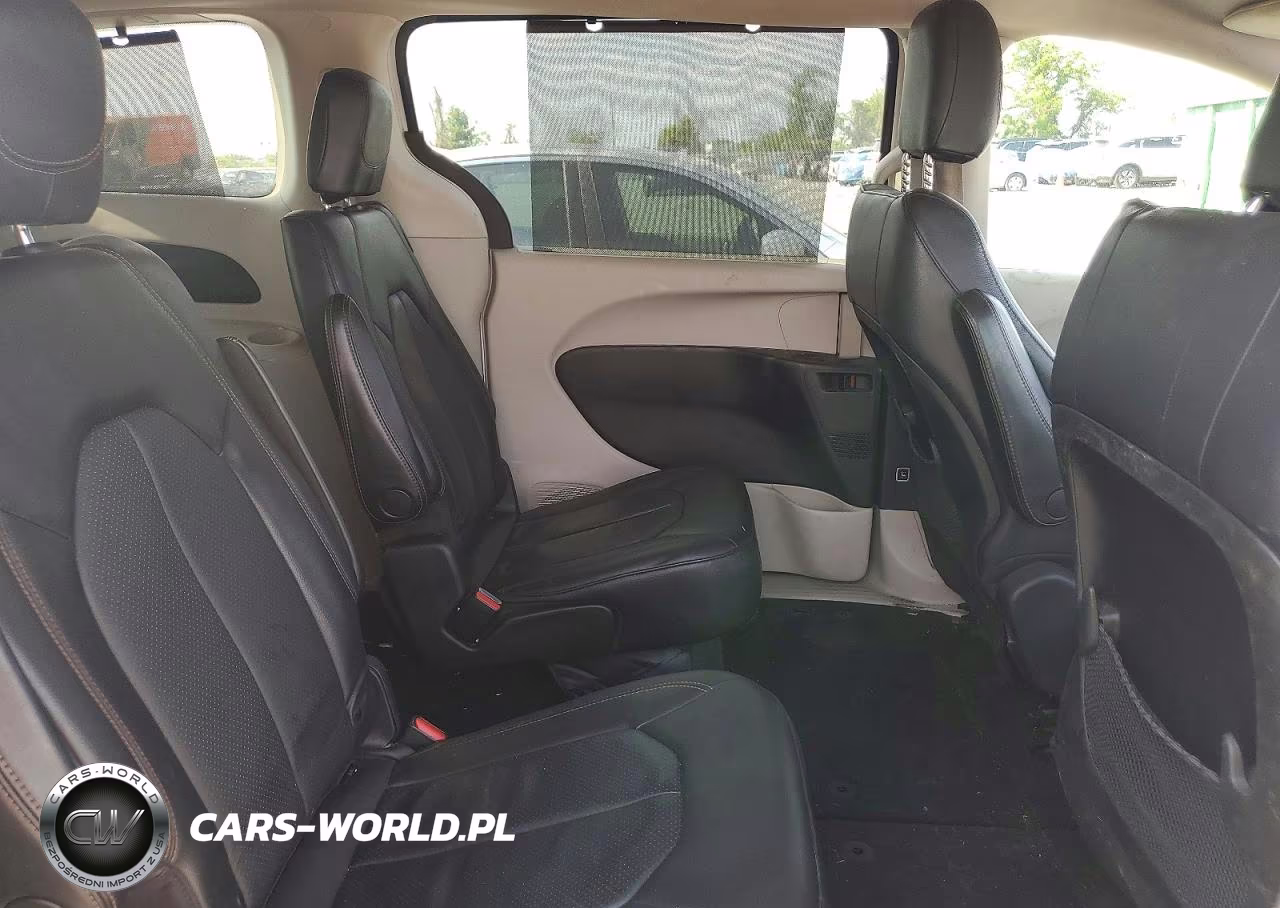 2020 Chrysler Pacifica Touring L VIN:2C4RC1BG7LR276152 - 11