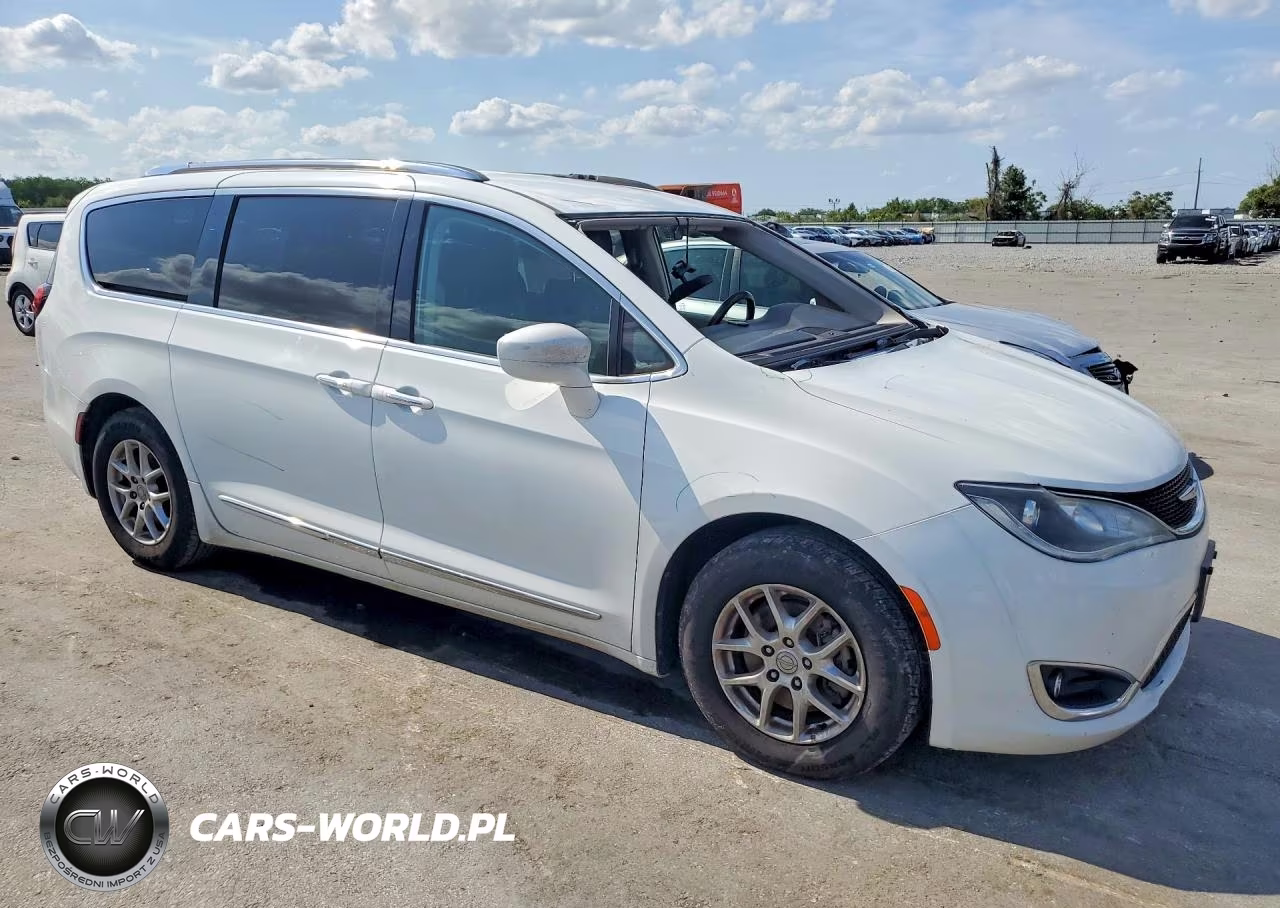 2020 Chrysler Pacifica Touring L VIN:2C4RC1BG7LR276152 - 4