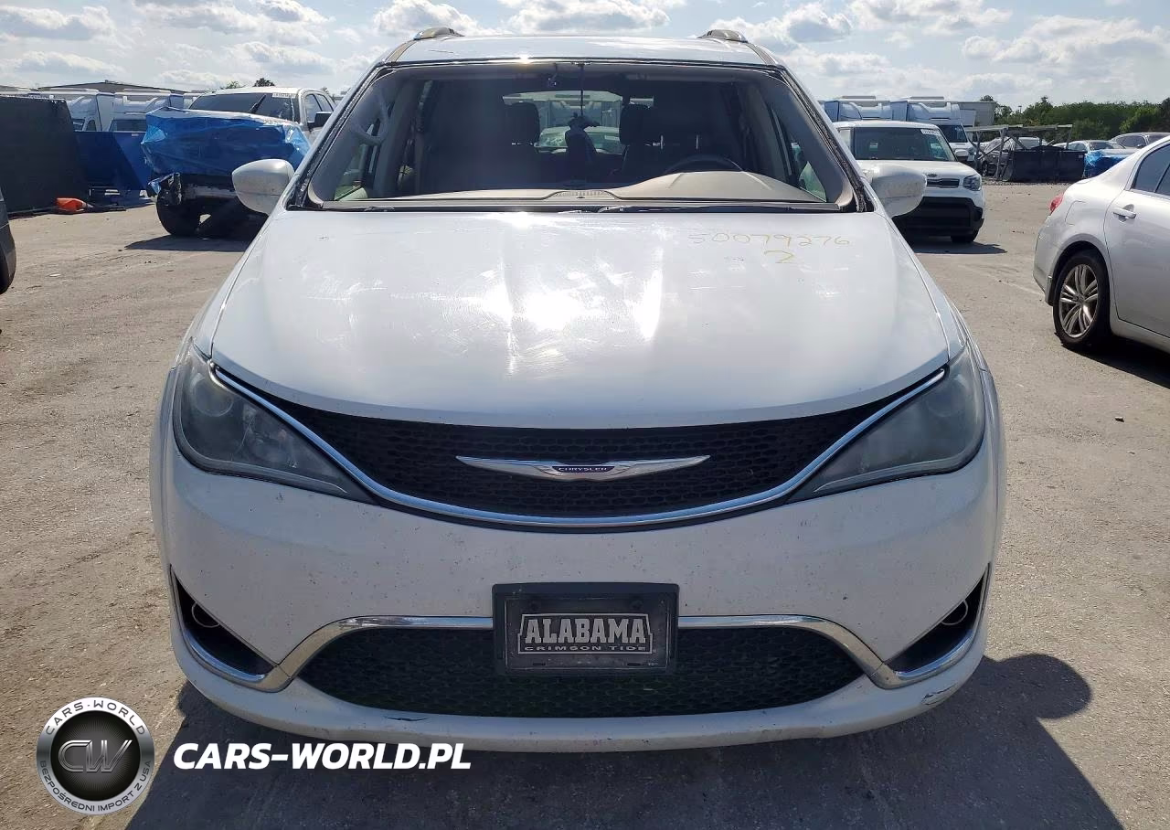 2020 Chrysler Pacifica Touring L VIN:2C4RC1BG7LR276152 - 5