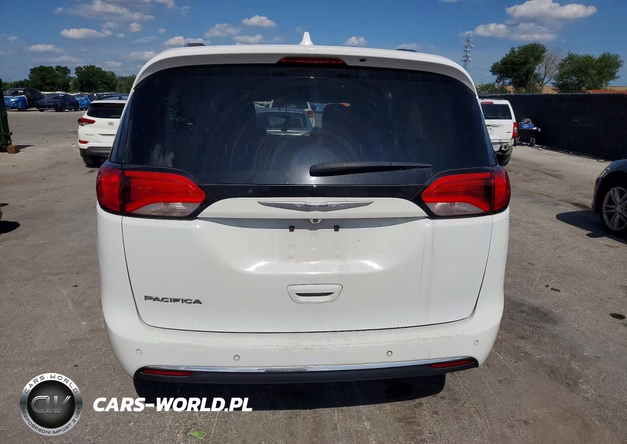 2020 Chrysler Pacifica Touring L VIN:2C4RC1BG7LR276152 - 6