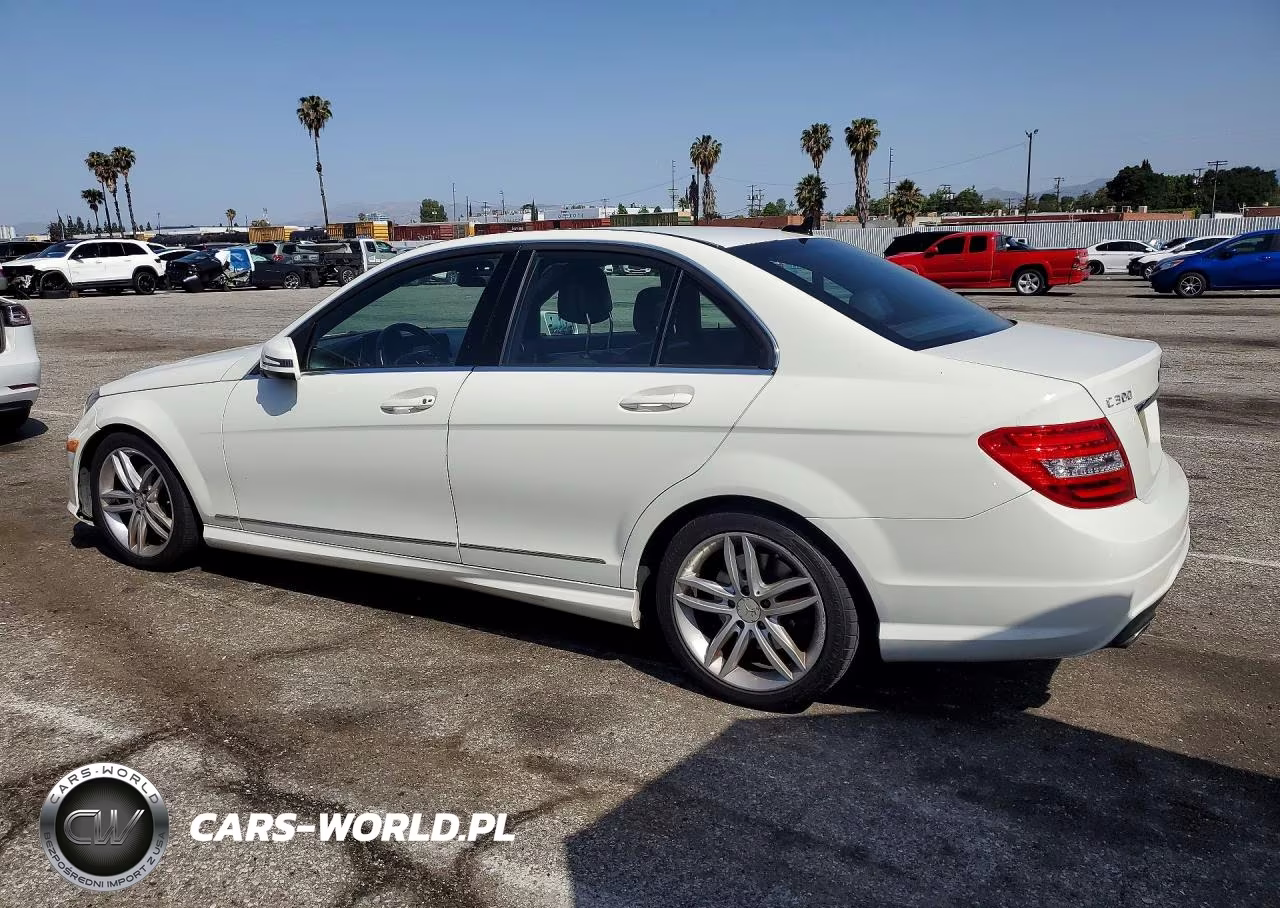 2012 Mercedes Benz C 300 4Matic VIN:WDDGF8BB7CR209185 - 2