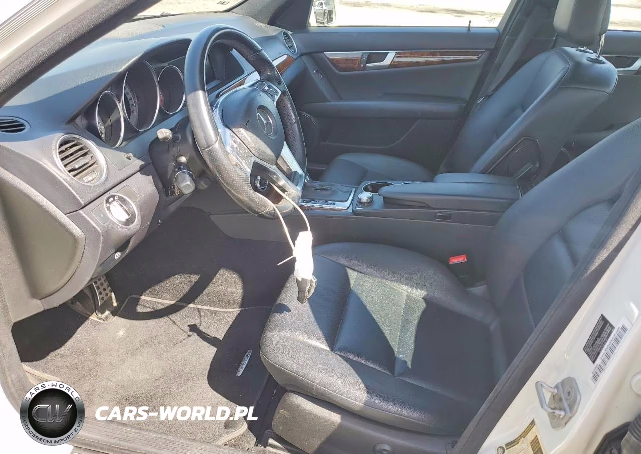 2012 Mercedes Benz C 300 4Matic VIN:WDDGF8BB7CR209185 - 7