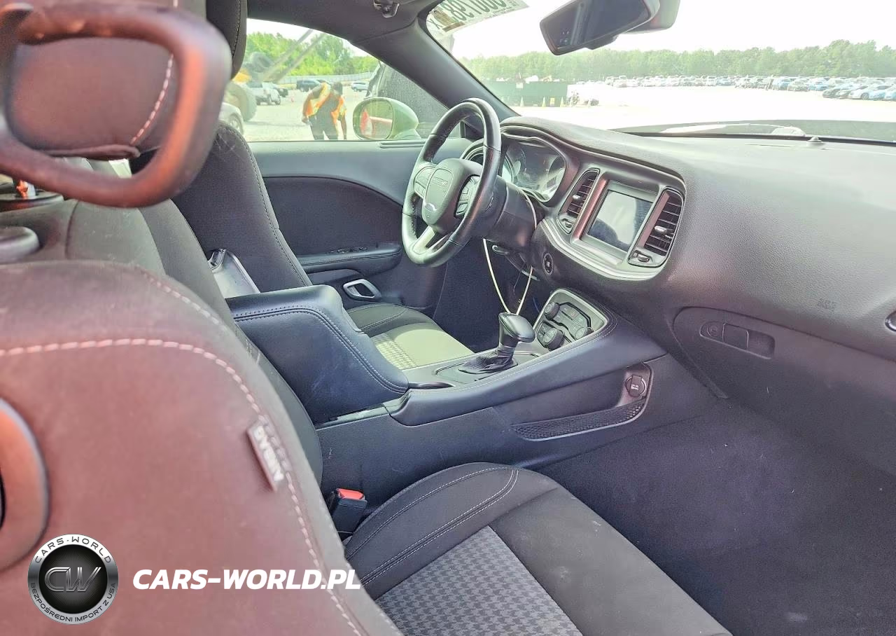 2021 Dodge Challenger Sxt VIN:2C3CDZAG2MH655509 - 10