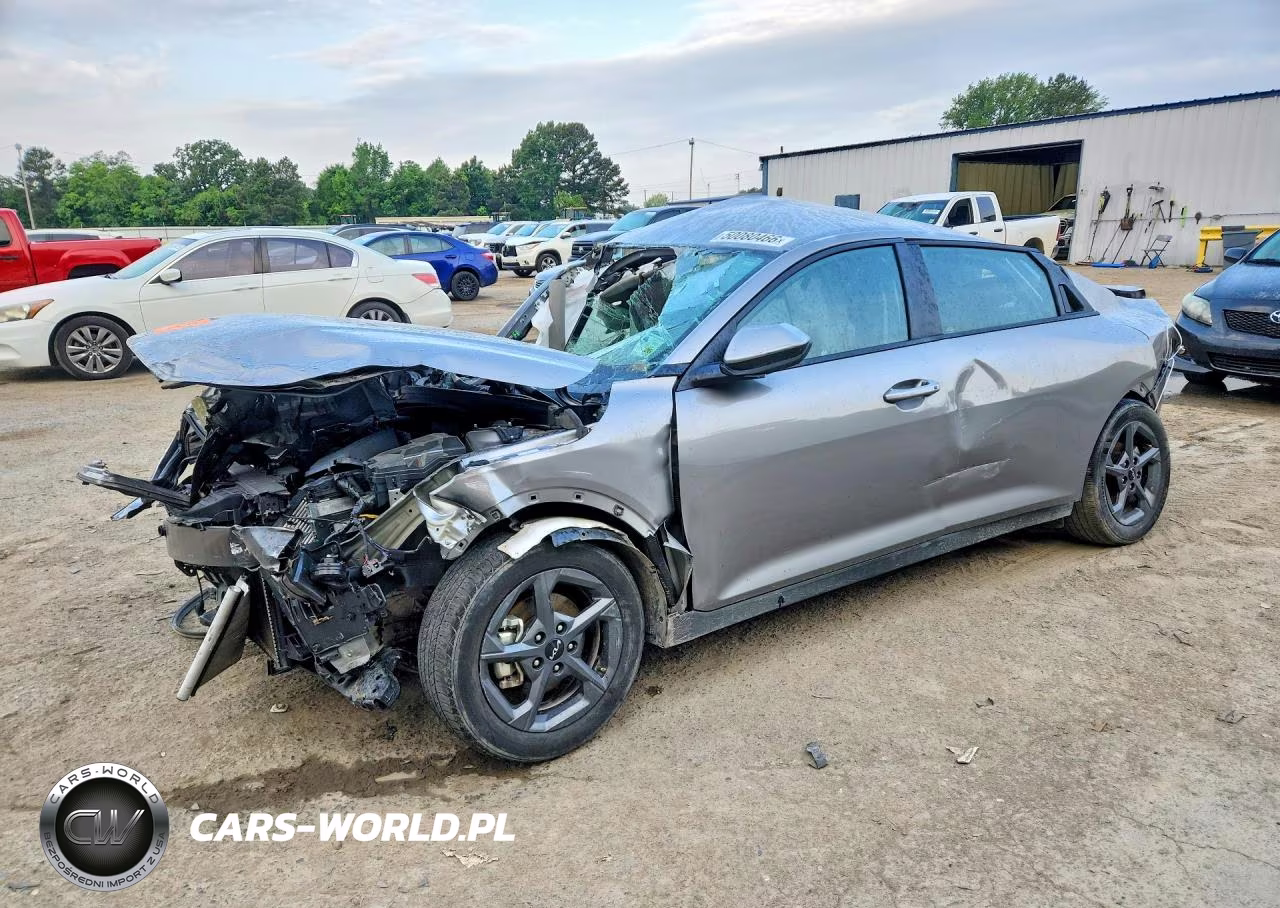 2025 Kia K4 Lxs – zdjęcie 1 z 13