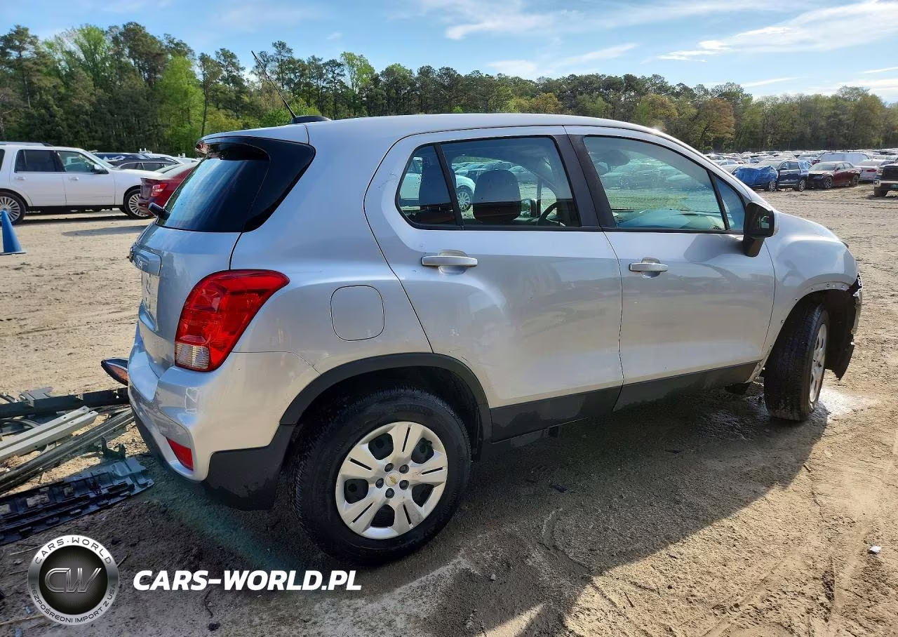 2018 Chevrolet Trax Ls VIN:3GNCJKSB3JL406645 - 3