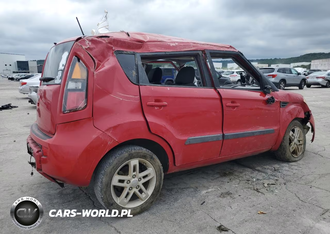 2011 Kia Soul + VIN:KNDJT2A23B7332631 - 3