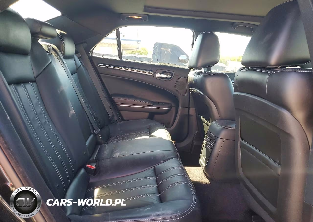 2017 Chrysler 300 S VIN:2C3CCAGGXHH648082 - 10