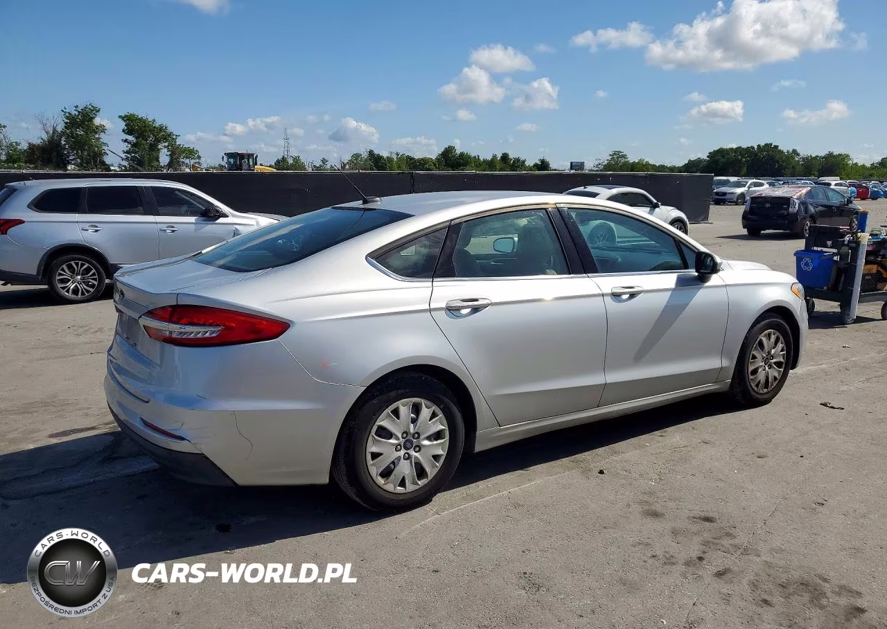 2019 Ford Fusion S VIN:3FA6P0G74KR159959 - 3