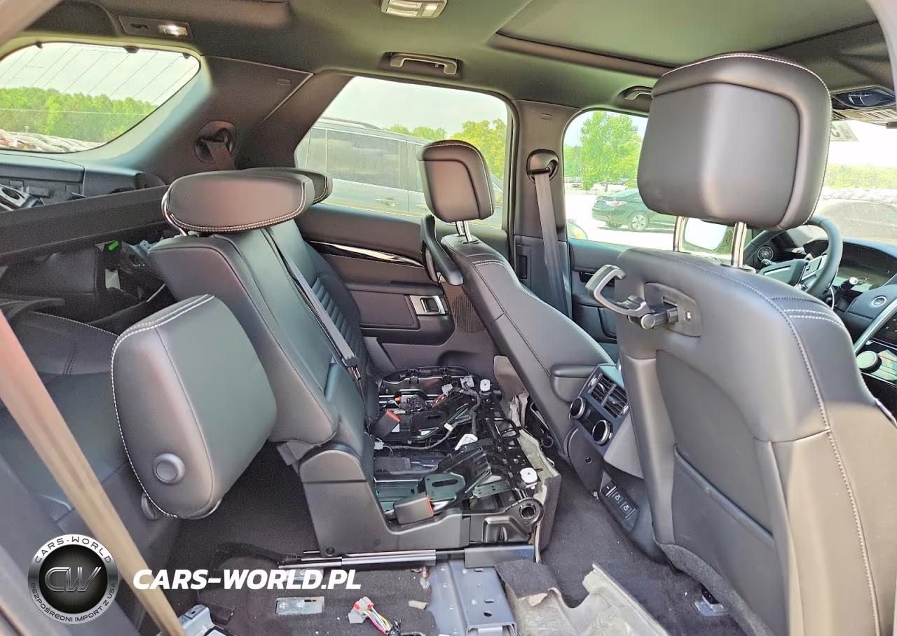 2025 Land Rover Discovery S VIN:SALRJ2FX2S2518051 - 10