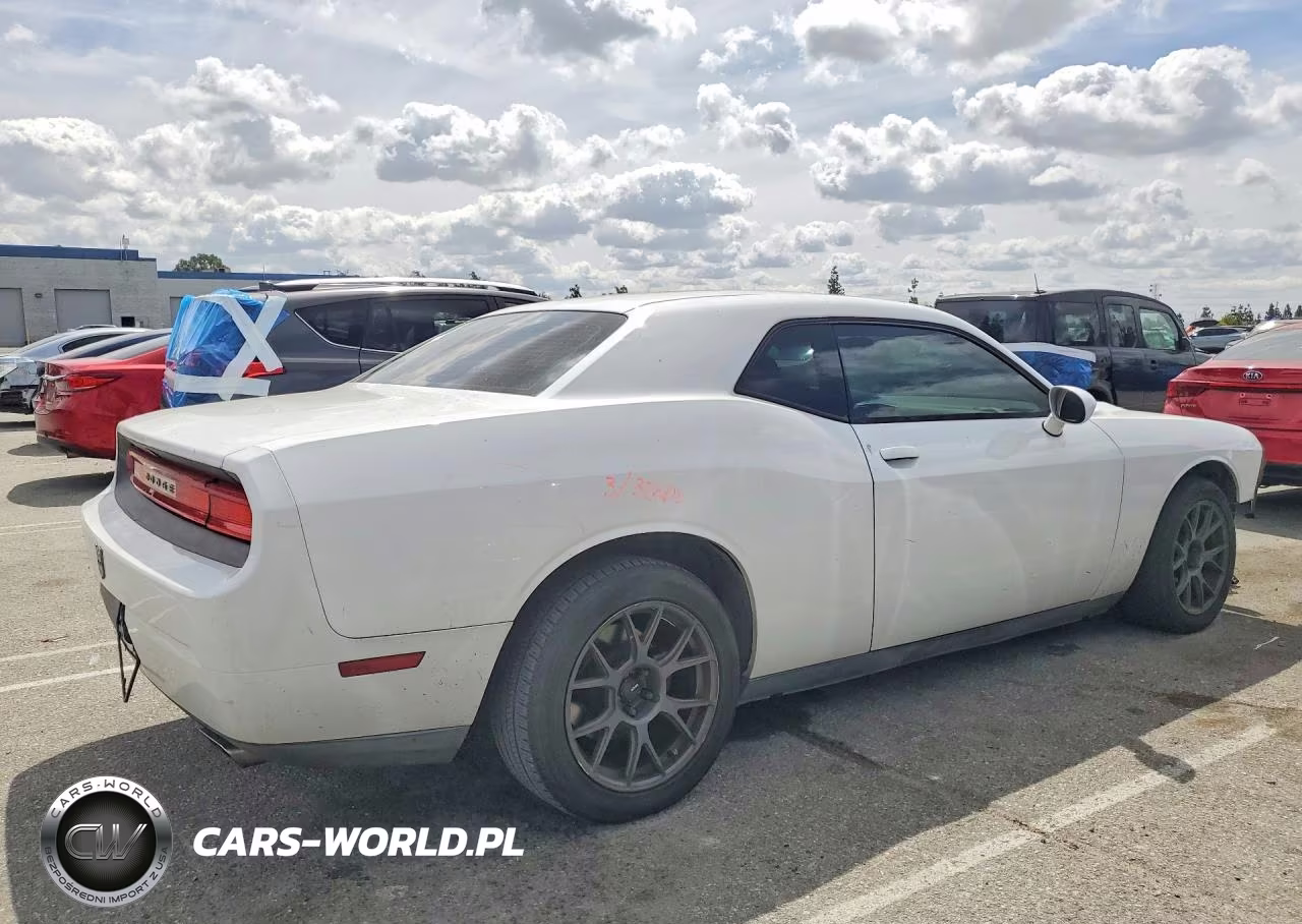 2013 Dodge Challenger Sxt VIN:2C3CDYAG4DH693821 - 3