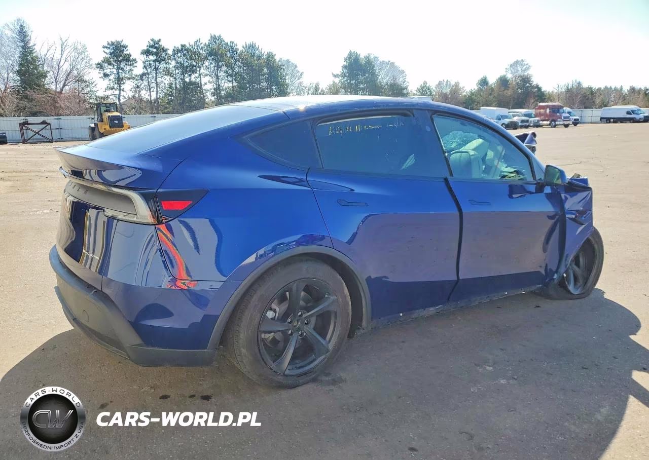 2026 Tesla Model Y Long Range Launch Series-Premium All-Wheel Drive VIN:7SAYGDEE3TF371138 - 3