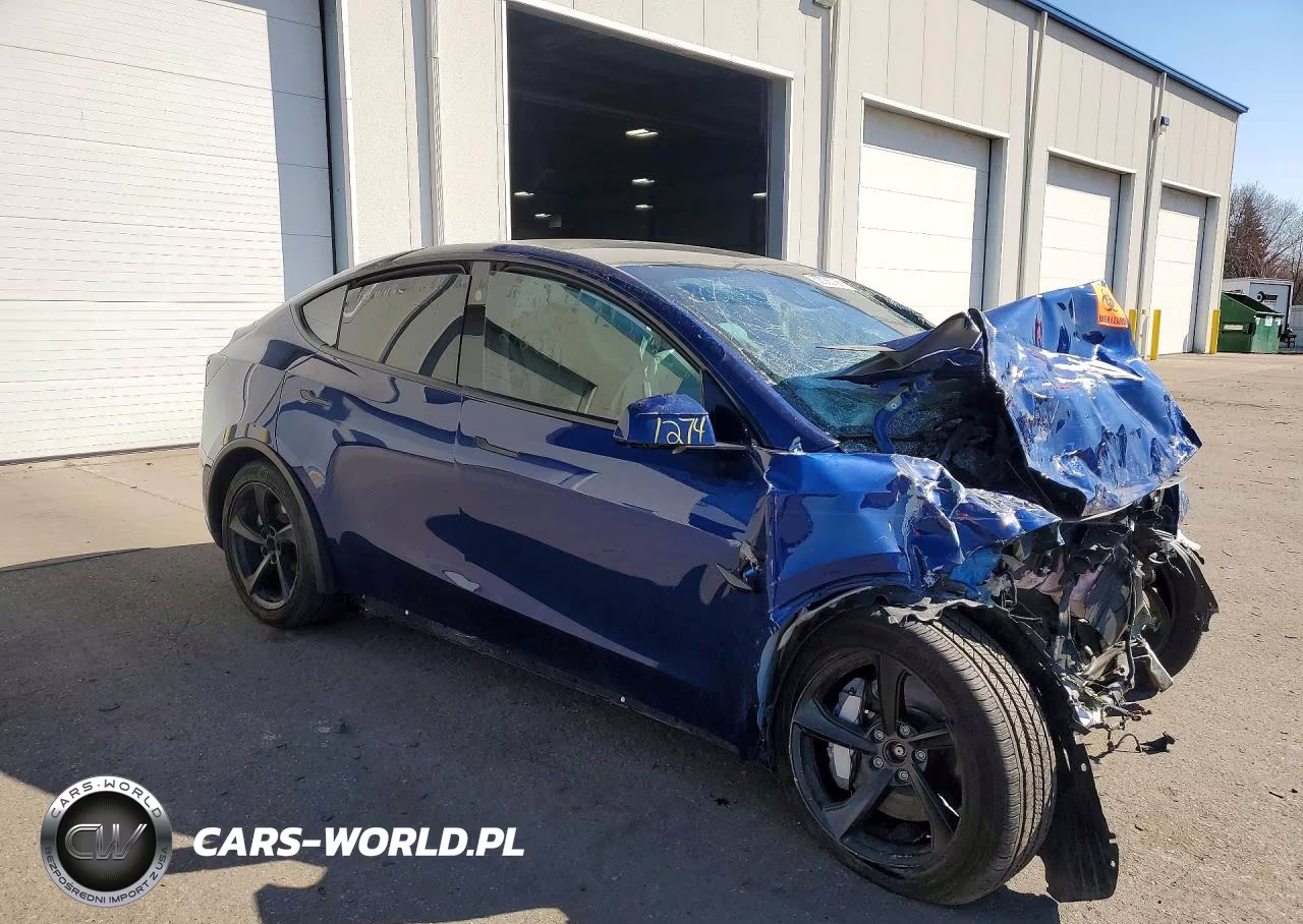2026 Tesla Model Y Long Range Launch Series-Premium All-Wheel Drive VIN:7SAYGDEE3TF371138 - 4