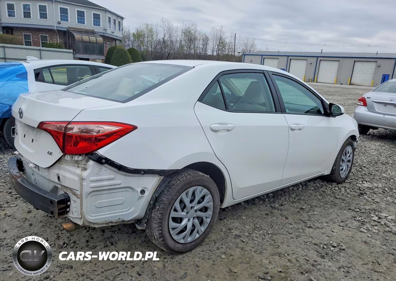 2017 Toyota Corolla Le VIN:5YFBURHE3HP674209 - 3