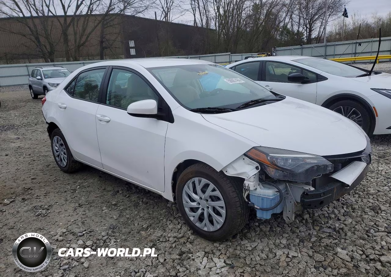 2017 Toyota Corolla Le VIN:5YFBURHE3HP674209 - 4