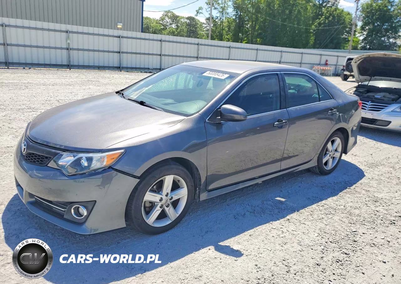2014 Toyota Camry Se – zdjęcie 1 z 12