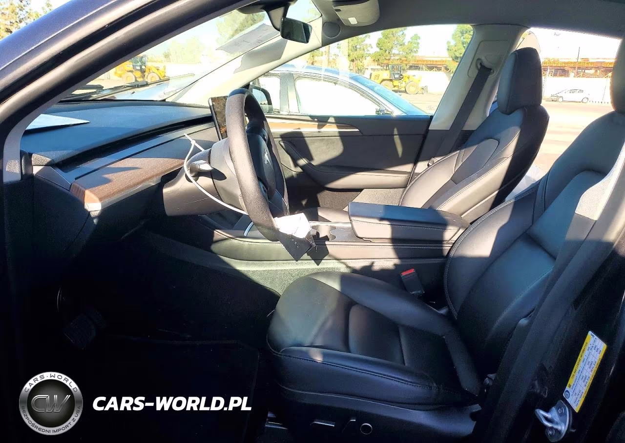 2024 Tesla Model Y VIN:7SAYGAEE5RF064092 - 7