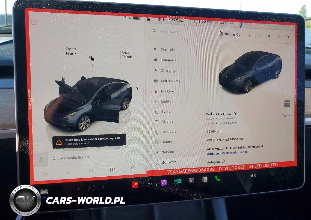 2024 Tesla Model Y VIN:7SAYGAEE5RF064092 - 9