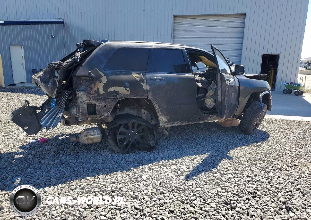 2021 Jeep Grand Cherokee Laredo VIN:1C4RJFAG1MC687433 - 3