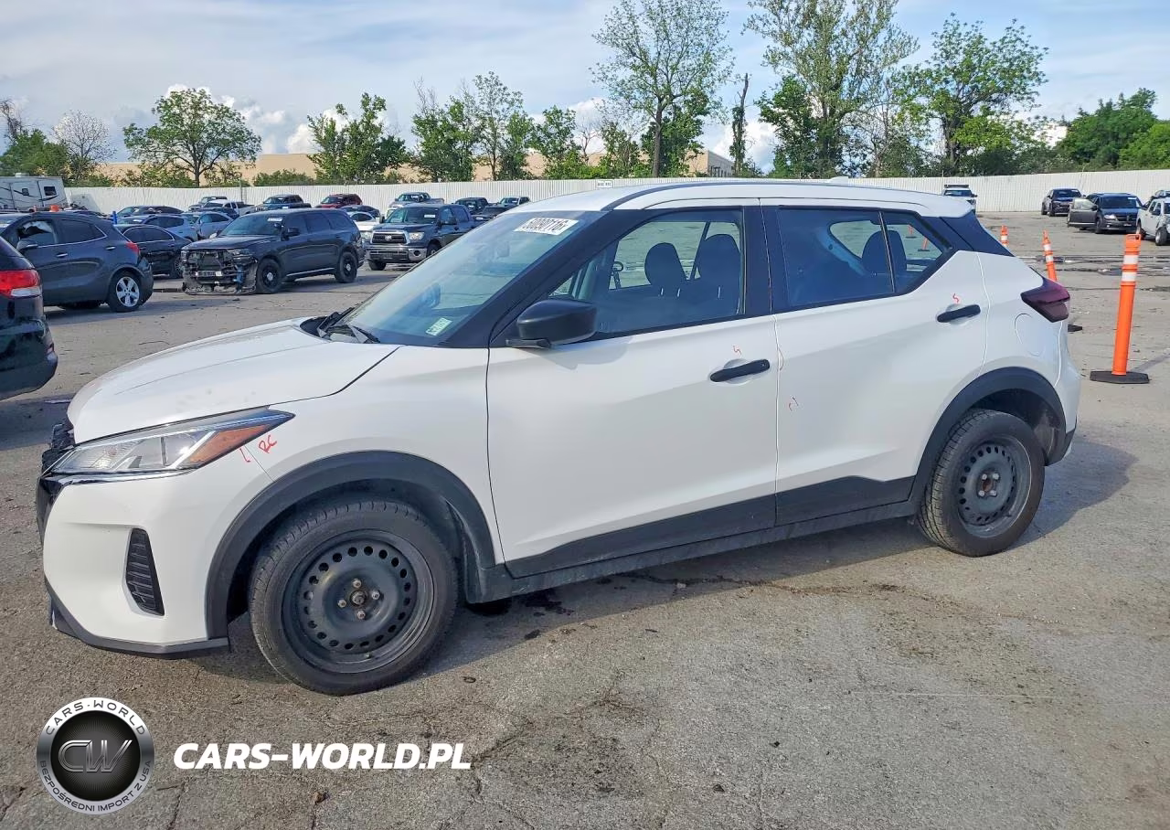 2023 Nissan Kicks S