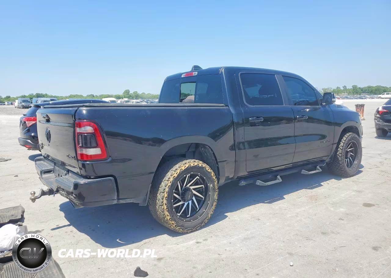 2021 Ram 1500 VIN:1C6SRFFT4MN516722 - 3