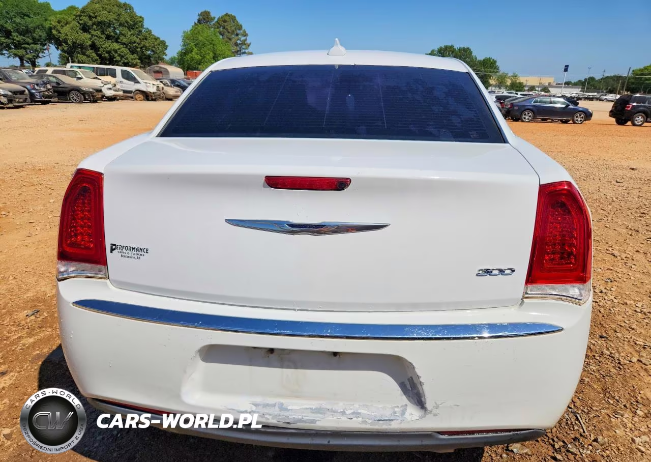 2015 Chrysler 300 Limited VIN:2C3CCAAG6FH905308 - 6