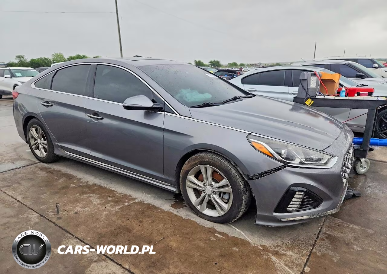 2018 Hyundai Sonata Sport VIN:5NPE34AF3JH709789 - 4