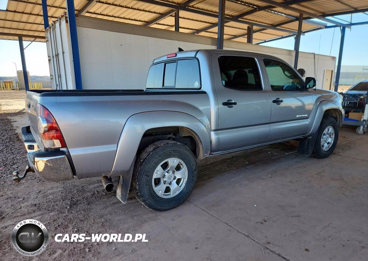 2014 Toyota Tacoma Double Cab VIN:3TMLU4EN4EM155748 - 3