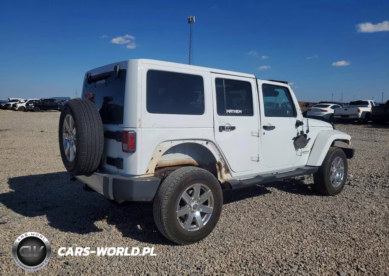 2015 Jeep Wrangler Unlimited Sahara VIN:1C4BJWEG2FL630933 - 3