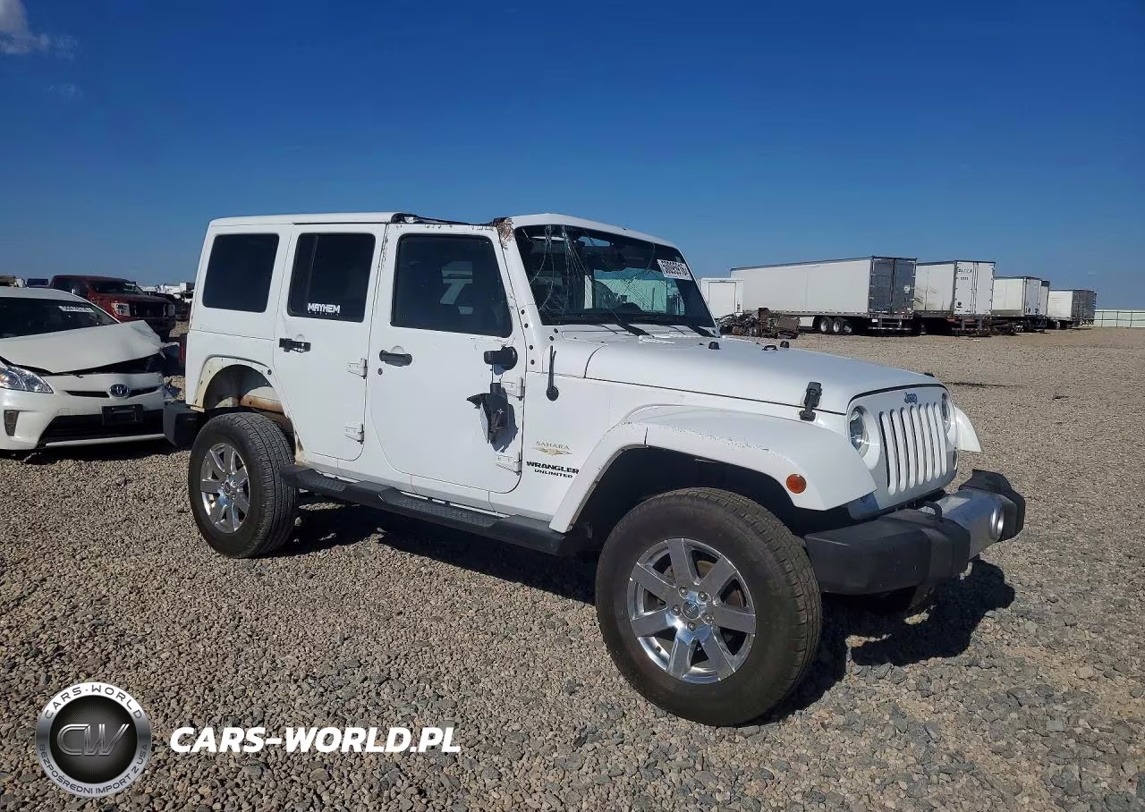 2015 Jeep Wrangler Unlimited Sahara VIN:1C4BJWEG2FL630933 - 4