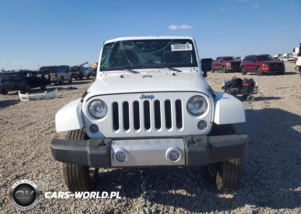 2015 Jeep Wrangler Unlimited Sahara VIN:1C4BJWEG2FL630933 - 5