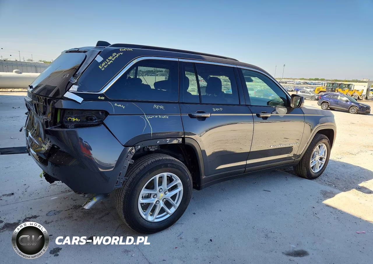2025 Jeep Grand Cherokee Laredo VIN:1C4RJHAG1SC327541 - 3